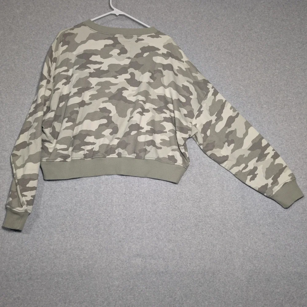 Aerie Womens Camo Cropped Crewneck Sweatshirt Medium Athleisure Loungewear - Picture 2 of 11